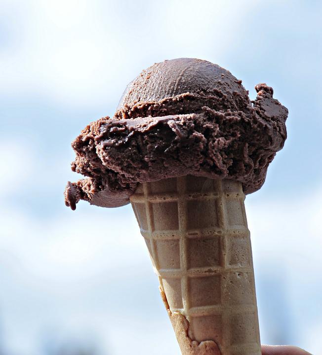 Family Photos Made Better With Ice Cream